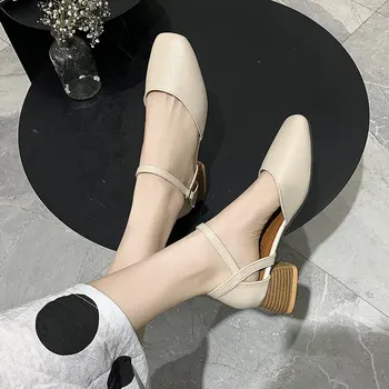 Europæisk stil sandaler kvinder pumper 2020 nye foråret og sommeren vilde ord spænde retro firkantet hoved, tyk hæl hæl sko
