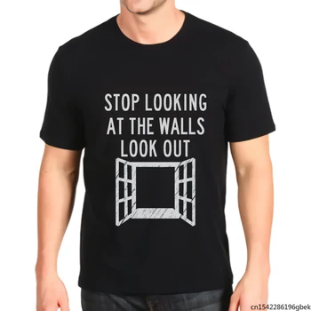 Holde op med at Kigge Ud af Væggene Ser Ud Af Vinduet, kortærmet T-Shirt